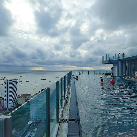 The Base Pattaya 芭提雅基地公寓 Dış mekan fotoğraf