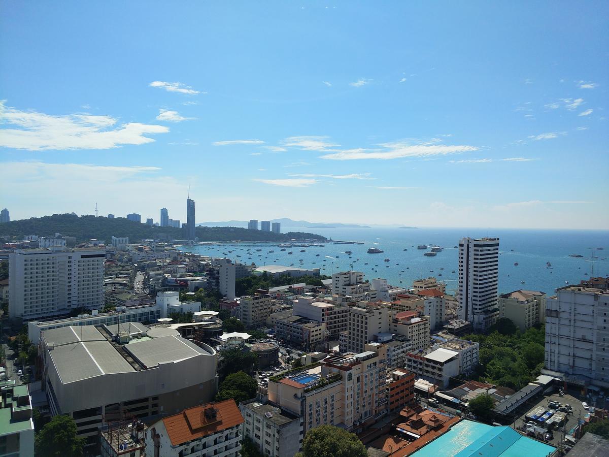 The Base Pattaya 芭提雅基地公寓 Dış mekan fotoğraf