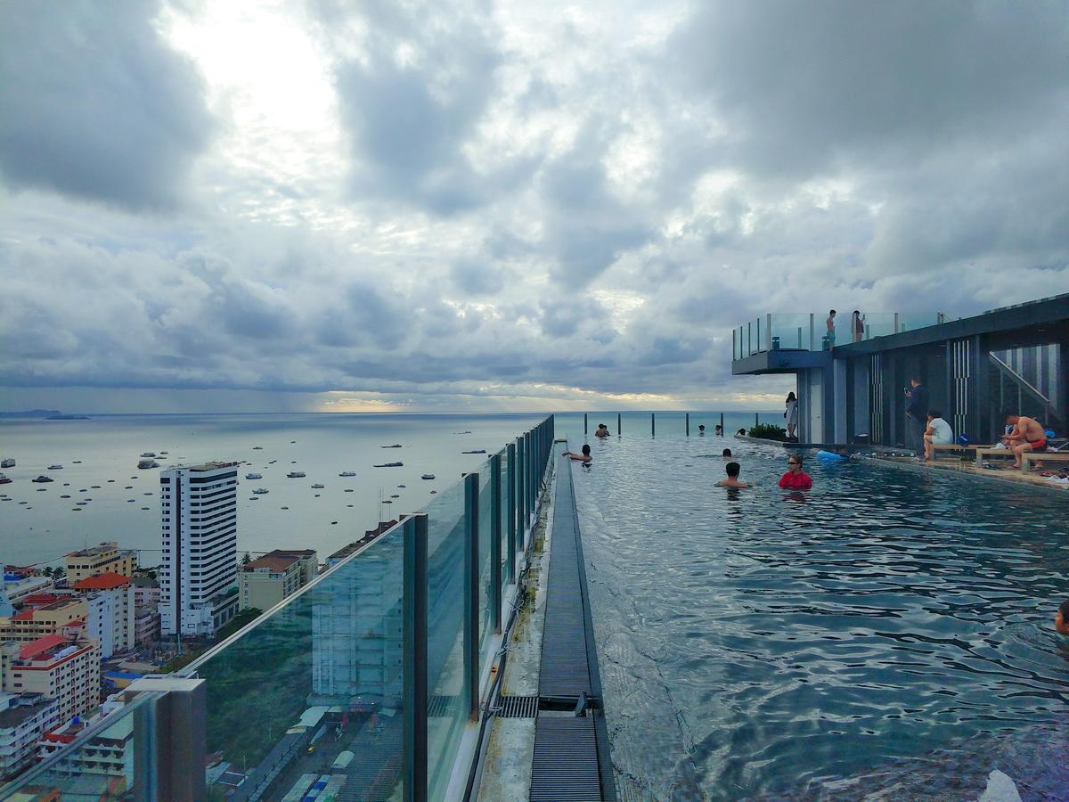 The Base Pattaya 芭提雅基地公寓 Dış mekan fotoğraf